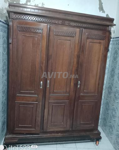 سرير ومرتبة وخزانة كبيرة وثلاجة. - 2