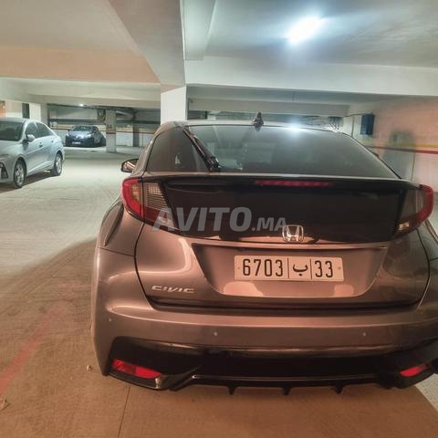 Honda Civic Diesel Manuelle 2018 à Marrakech - 2