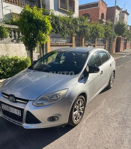 Ford focus en très bon état à vendre.. modèle 2013.