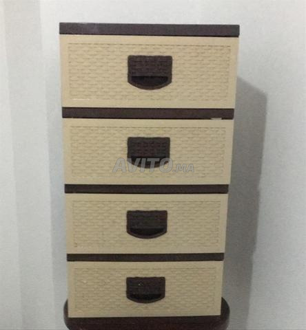 Étagère en plastique