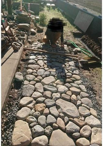 خدمات تصميم وتنفيذ الحدائق والممرات الحجرية - 2