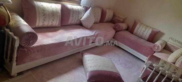 صالون مع سجادة وبف - 2