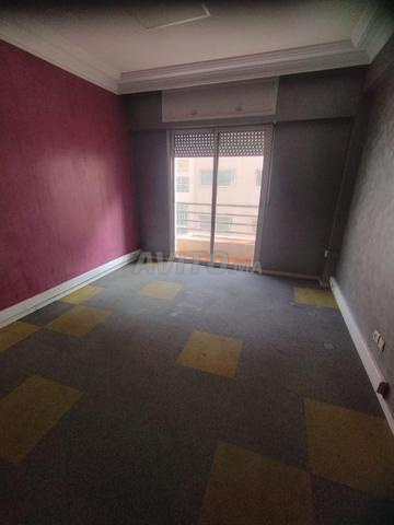 مكتب جميل 110م2 بورغون - 2