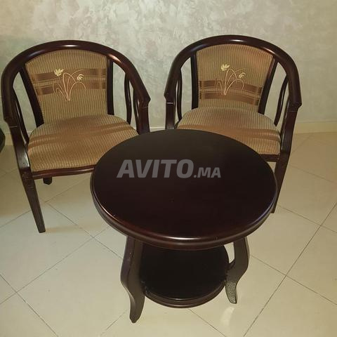 Table et 2 fauteuils