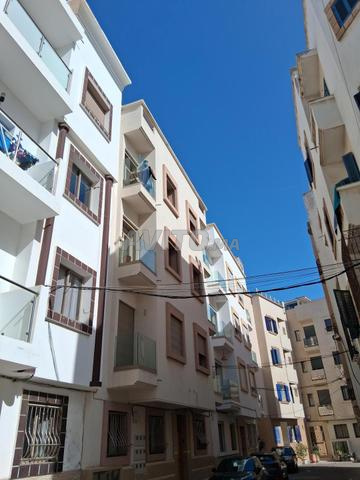 Superbe appartement 2ème étage près resto gusto