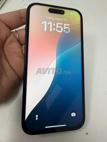 iPhone 15 normal officiel