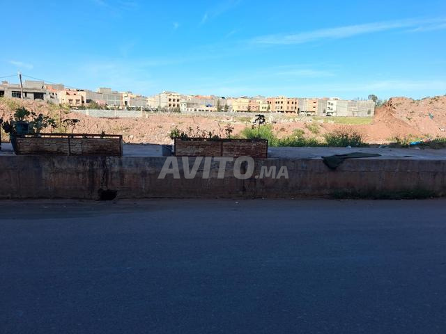 1400 متر مربع مرخص R 2 منطقة E 3 واجهات