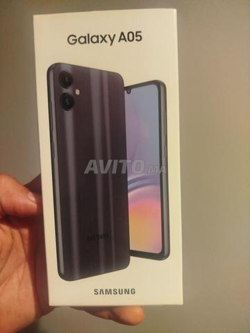 SAMSUNG A05 NEUF 4/64Go