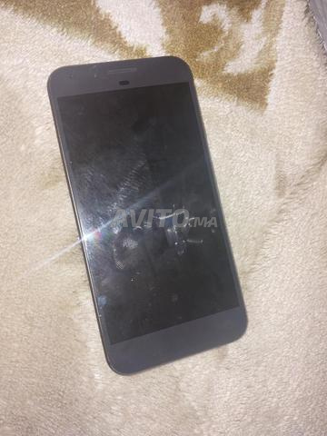 Téléphone Google Pixel XL encore propre, fonctionne bien