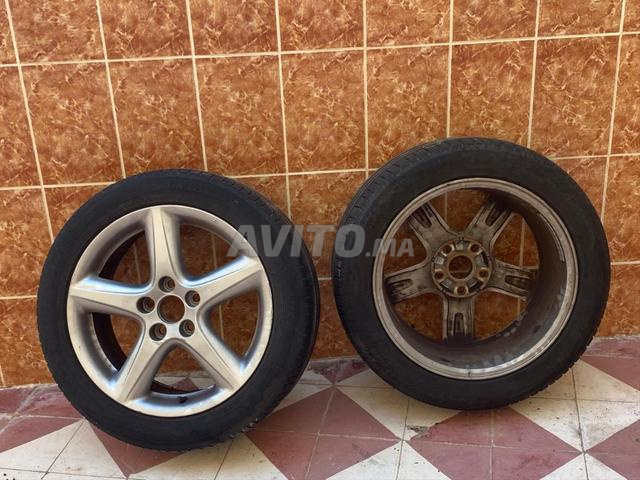 Quatre roues Toyota Corolla 2400dh