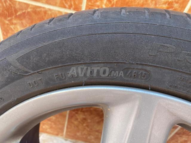 أربع عجلات تويوتا كورولا 2400 درهم - 2