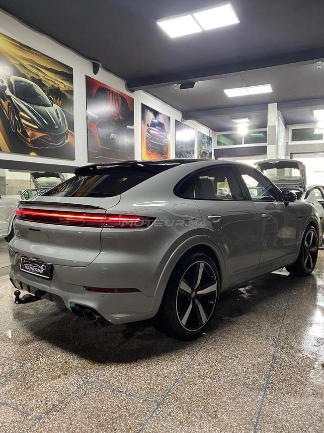 Porsche Cayenne Hybride Automatique 2025 à Tanger