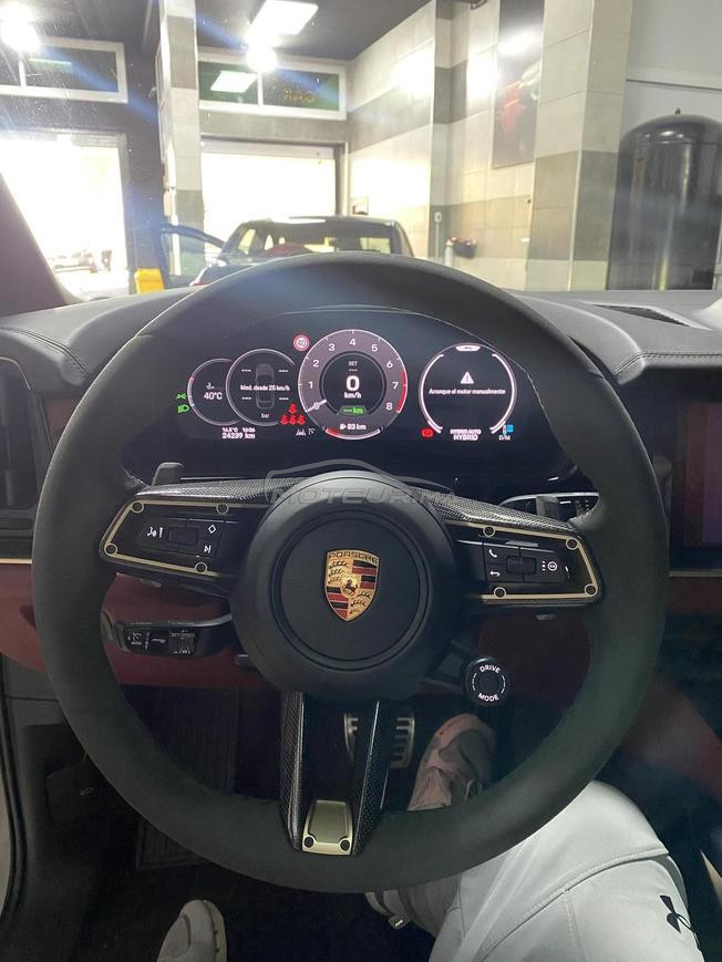 Porsche Cayenne Hybride Automatique 2025 à Tanger