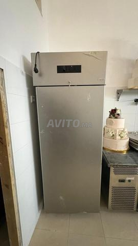 ثلاجة حلويات للمخابز