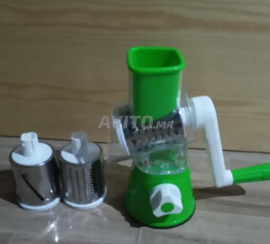 Hachoir à légumes et râpe à fromage