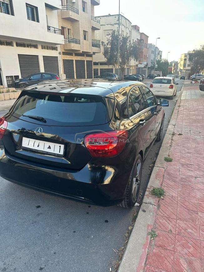 Mercedes-Benz 180 Diesel Automatique 2016 à Temara