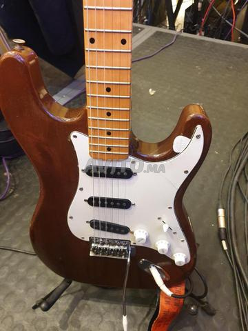 Guitare Stratocaster originale très bon son - 2