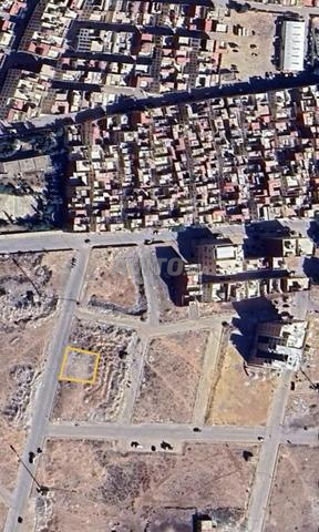 بقعة R6 قرب كامليا للبيع بواجهة واحدة