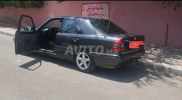 Voiture en bon état, bienvenue aux intéressés - 2