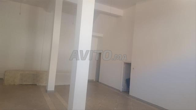 GARAGE à louer. Juste dépôt. - 2