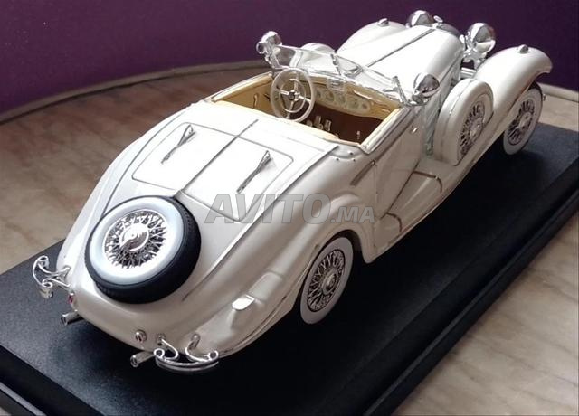 Voiture de collection 1/18 - 2