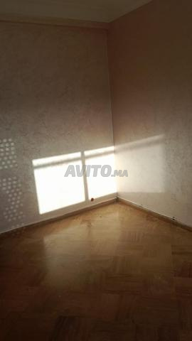 شقة 3 غرف آمنة جداً مع تراس بالمير - 2