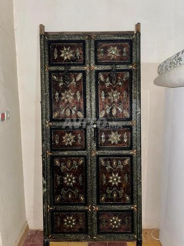 باب مرصع بالنحاس - 2