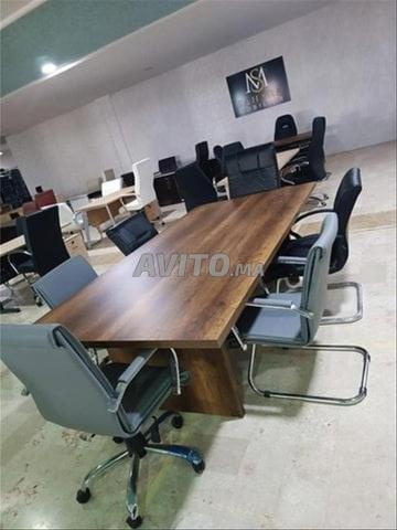 📊 Table de réunion moderne – Design - 2