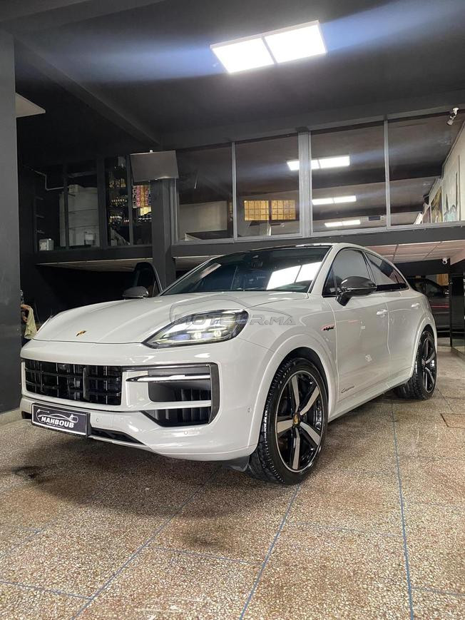 Porsche Cayenne Hybride Automatique 2025 à Tanger