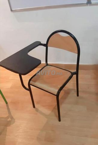 Chaise semi métallique avec écritoire en bon prix