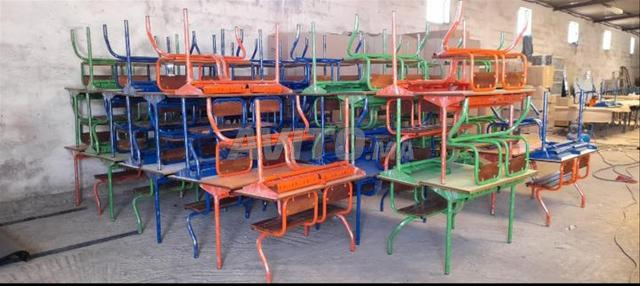 Mobilier scolaire/table/chaise/tableau/tabouret...