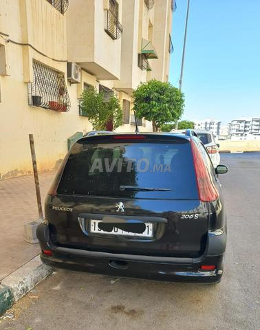 Voiture marque Peugeot - 2