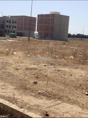 Terrain constructible titré R plus 3 commercial - 2