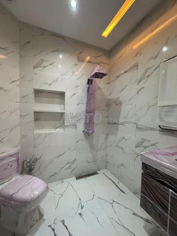 Appartement à côté de deux voisins - 2