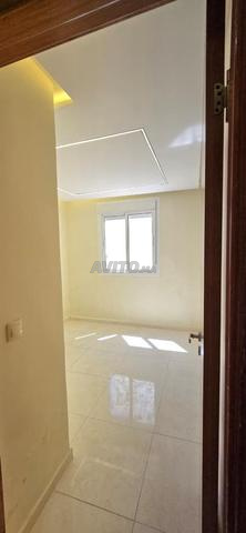 شقة للبيع مشمسة وقريبة – الضحى فال فلوري – 50م² – - 2