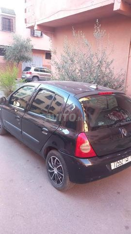 Renault Clio Essence Manuelle 2011 à Marrakech