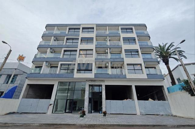 Magasin à louer ou à vendre de 224m² total