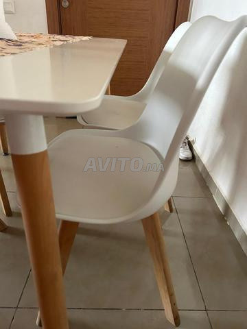 Table à manger avec chaises - 2