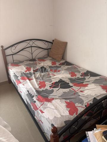 Lit avec matelas - 2