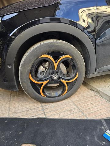 ملصقات تزيين و تغطية للسيارات والدراجات النارية