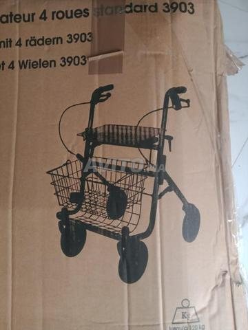 Déambulateur 4 roues Vitadomia - 2