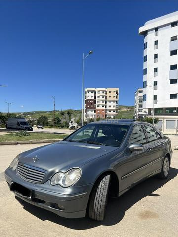 مرسيدس-بنز 220 ديزل أوتوماتيك 2005 في تازة