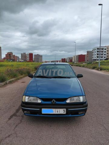 Renault 19 Diesel (La voiture est bien entretenue et reste propre)