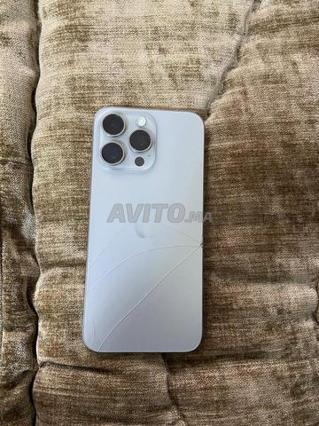 iPhone 15 Pro Max 256Go 86 batterie jamais ouvert