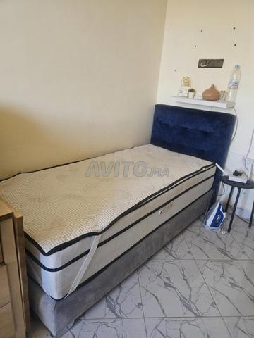 Sommier et matelas presque neuf - 2