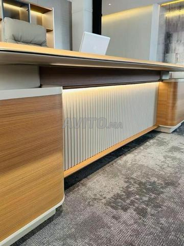 Bureaux importés aux touches modernes - 2