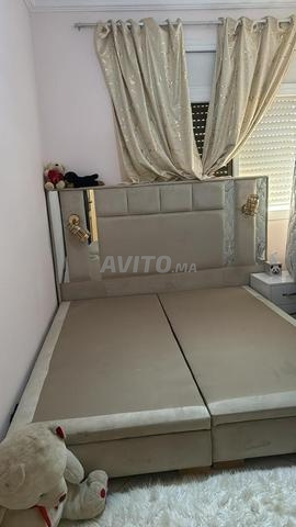 Lit élégant en excellent état - 2