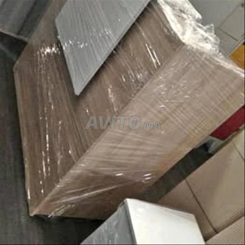 Comptoir d'accueil avec caisson sur mesure - 2