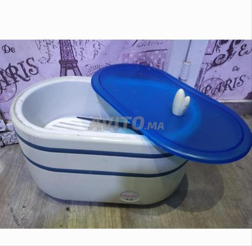 Appareil de fonte de cire de paraffine pour le soin des pieds et des mains