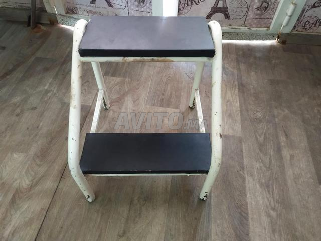 Escabeau 2 marches en bon état - 2